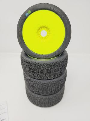 PNEUS MISTIK 2 GOMME INTER MONTÉS SUR JANTES JAUNES (4) - 5% D'USURES 6-MIK