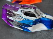 Carrosserie "JC S15" Blanc/Bleu/Gun métal/Violet pour TEKNO EB/NB48 large WS-LINE