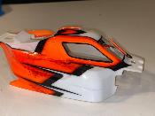 Carrosserie VISION THERMIQUE pour X-RAY 1/8EME - Blanc/Orange Fluo BITTYDESIGN