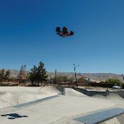 Monster 1/10 QUAKE 223S DSC 2WD RTR Brushless Monster Truck, Purple ARRMA