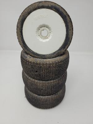 PNEUS NOVA GOMME ULTRASOFT MONTÉS SUR JANTES BLANCHES (4) - 5% D'USURES MATRIX TYRES