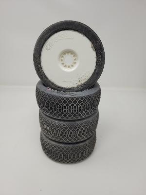 PNEUS HOTRACE GOMME CLAY MONTÉS SUR JANTES BLANCHES (4) - 5% D'USURES HOTRACE