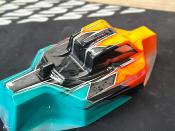 CARROSSERIE P2 ORANGE FLUO/GUN METAL/VERT EMEURAUDE PEINTE POUR MUGEN MBX8 J-CONCEPTS