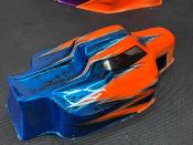 Carrosserie "JC S15" Orange Fluo/Bleu pour TEKNO EB/NB48 large WS-LINE